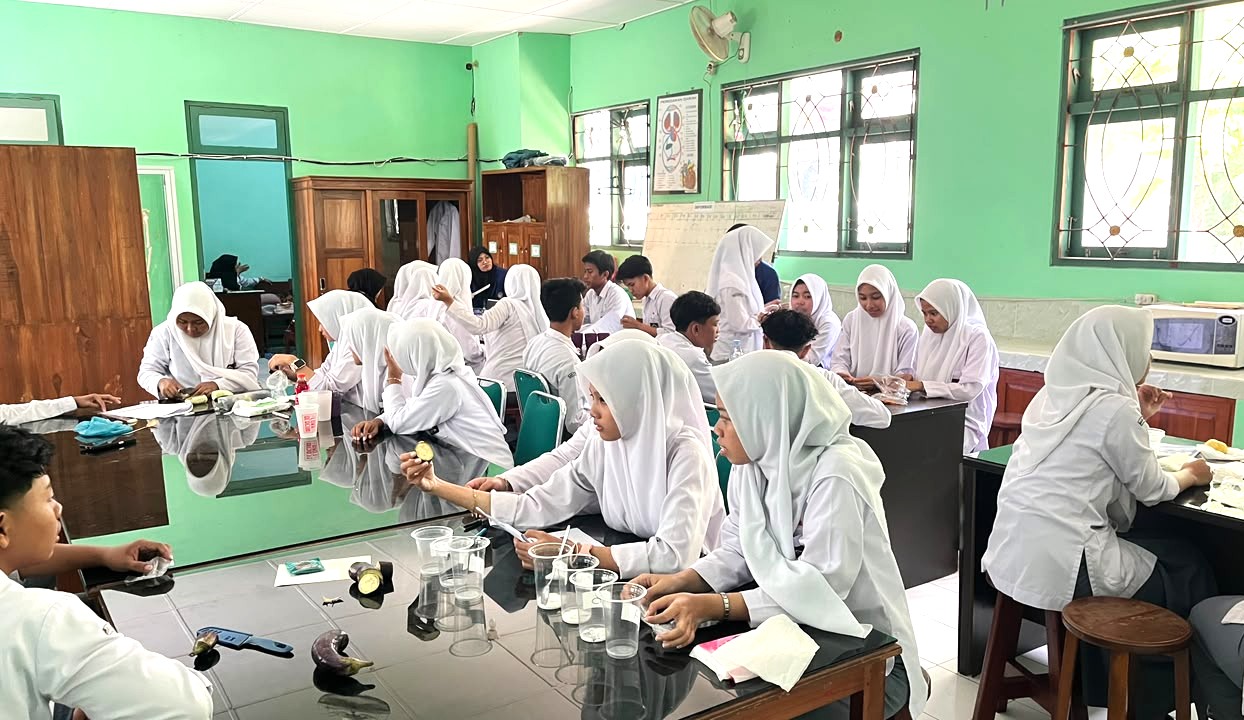Pahami Konsep Biologi, Murid MAN 4 Bantul Bedah Difusi dan Osmosis Secara Interaktif