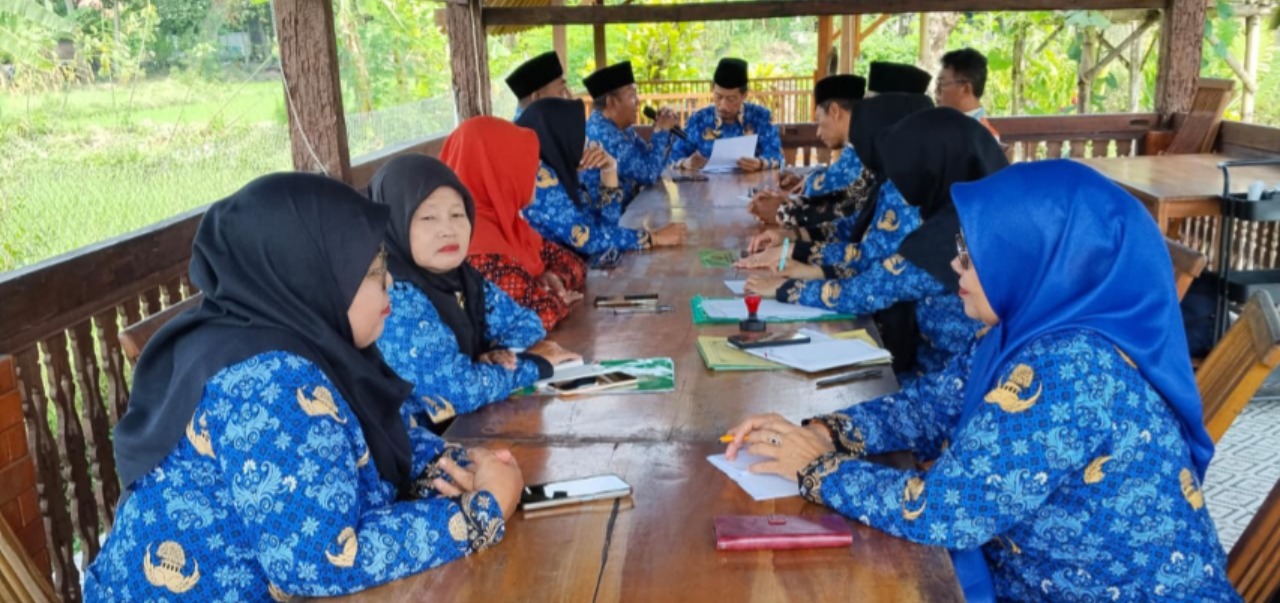 Ajang Silaturahmi dan Pembinaan, KTU MAN 4 Bantul Ikuti Agenda Rutin FKTU Bantul