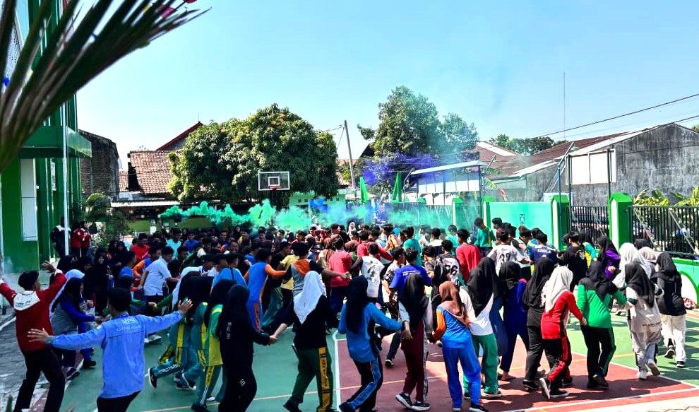 Hebohkan Penutupan Matamuda, Ratusan Murid Baru MAN 4 Bantul Gelar Flashmob Kejutan