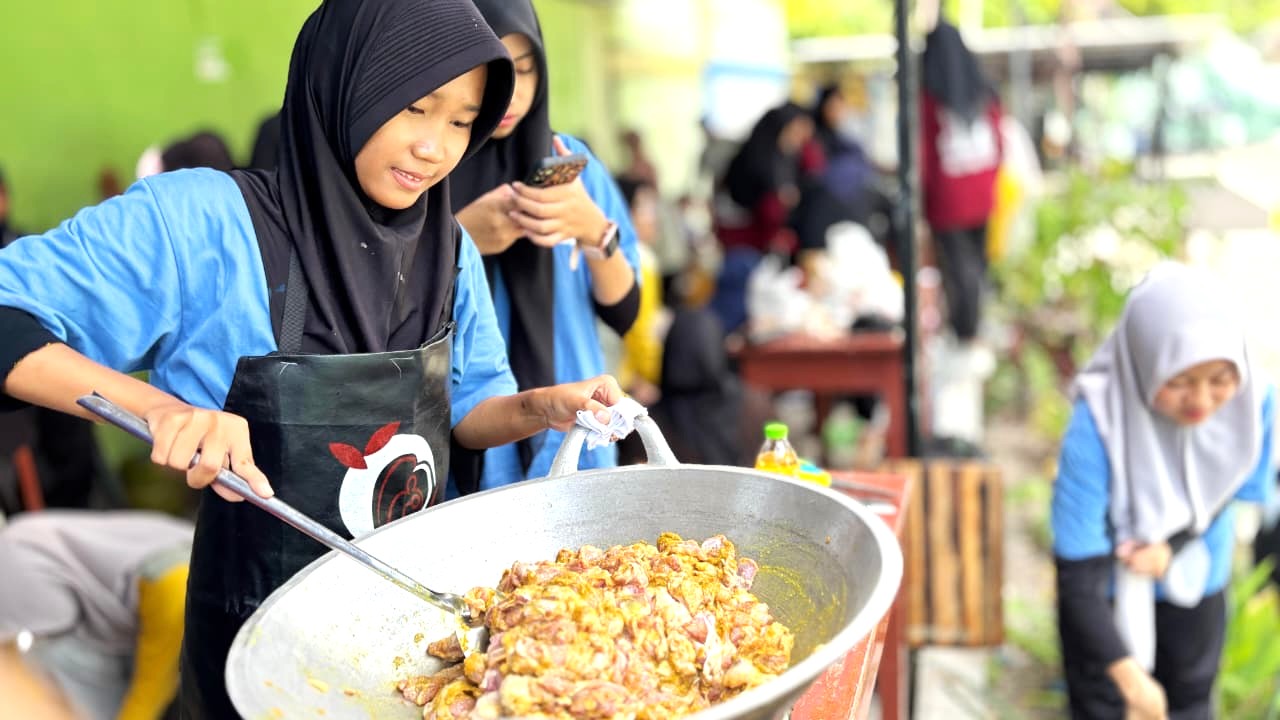 Adu Skill Memasak, Begini Keseruan Murid MAN 4 Bantul Mengolah Daging Kurban