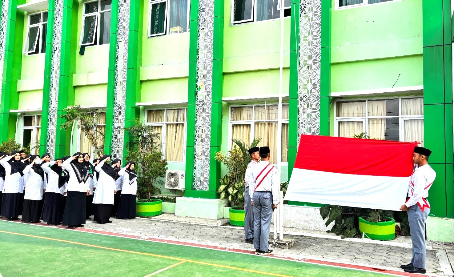 Tumbuhkan Kedisiplinan Siswa, Upacara Senin di MAN 4 Bantul Sukses Digelar