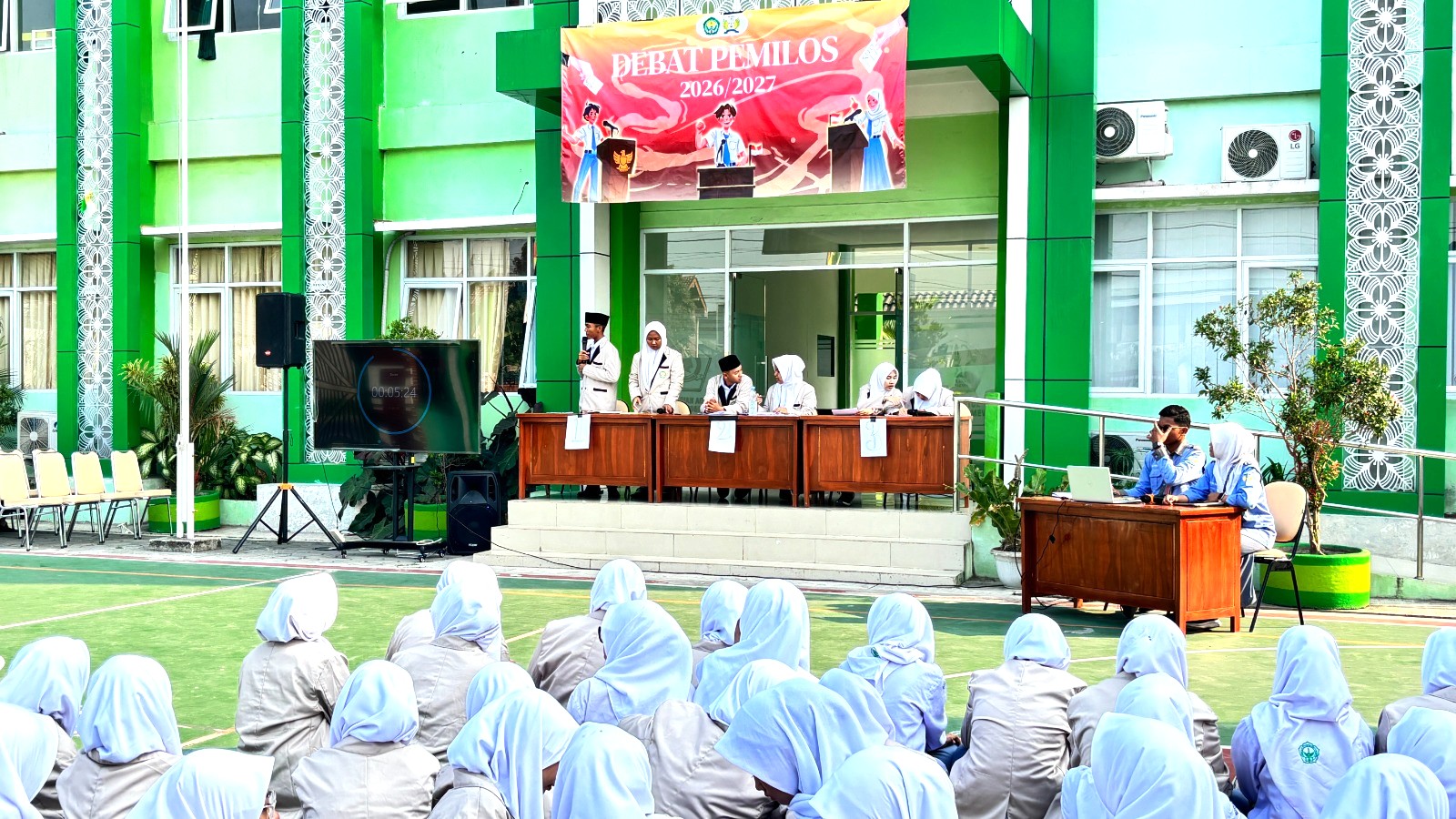Panggung Orasi OSIS MAN 4 Bantul Jadi Wadah 3 Paslon Adu Visi dan Misi