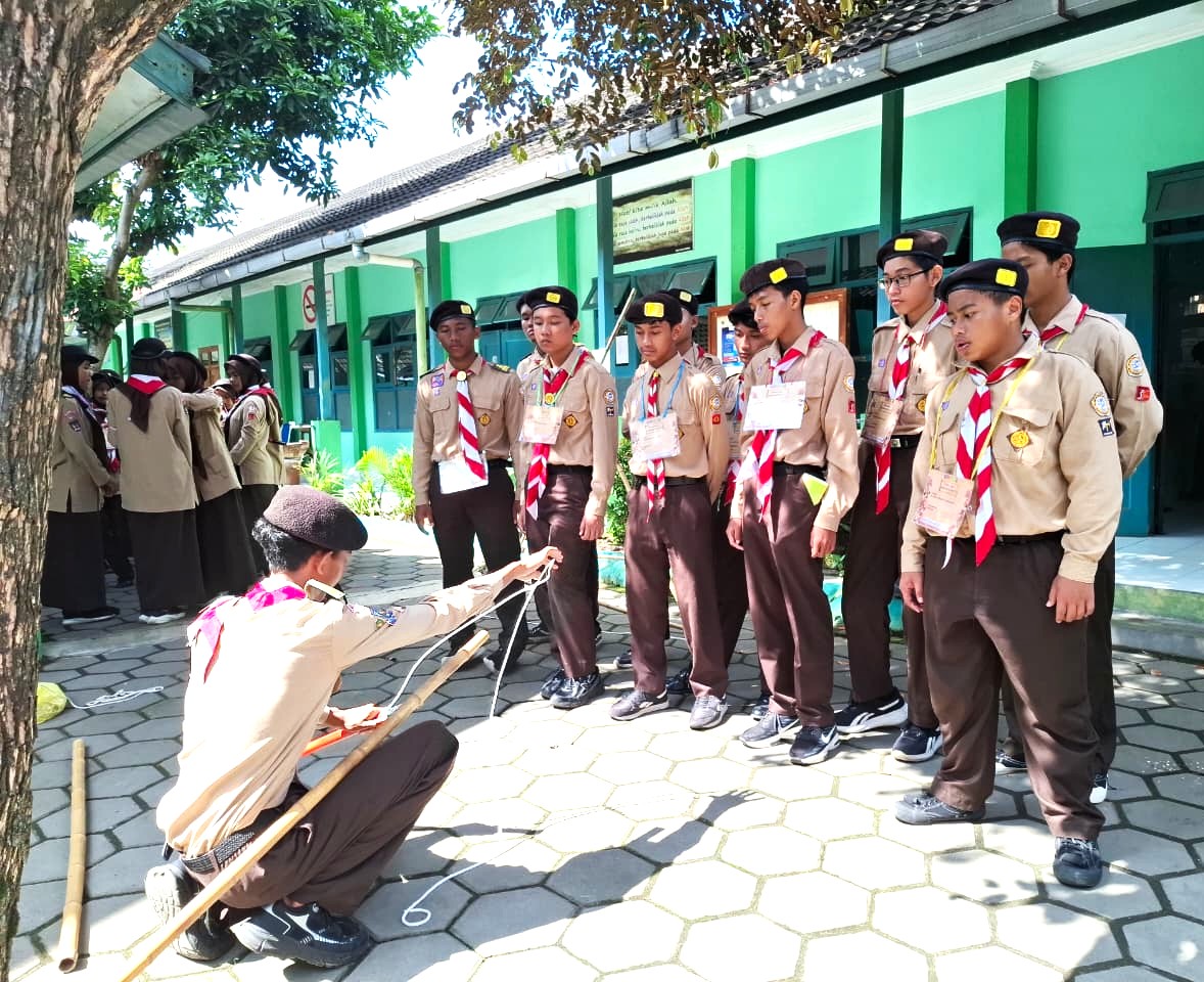 Dari Tali Menjadi Karya, Pelatihan Pionering Warnai Bantara Adikara Bakti MAN 4 Bantul