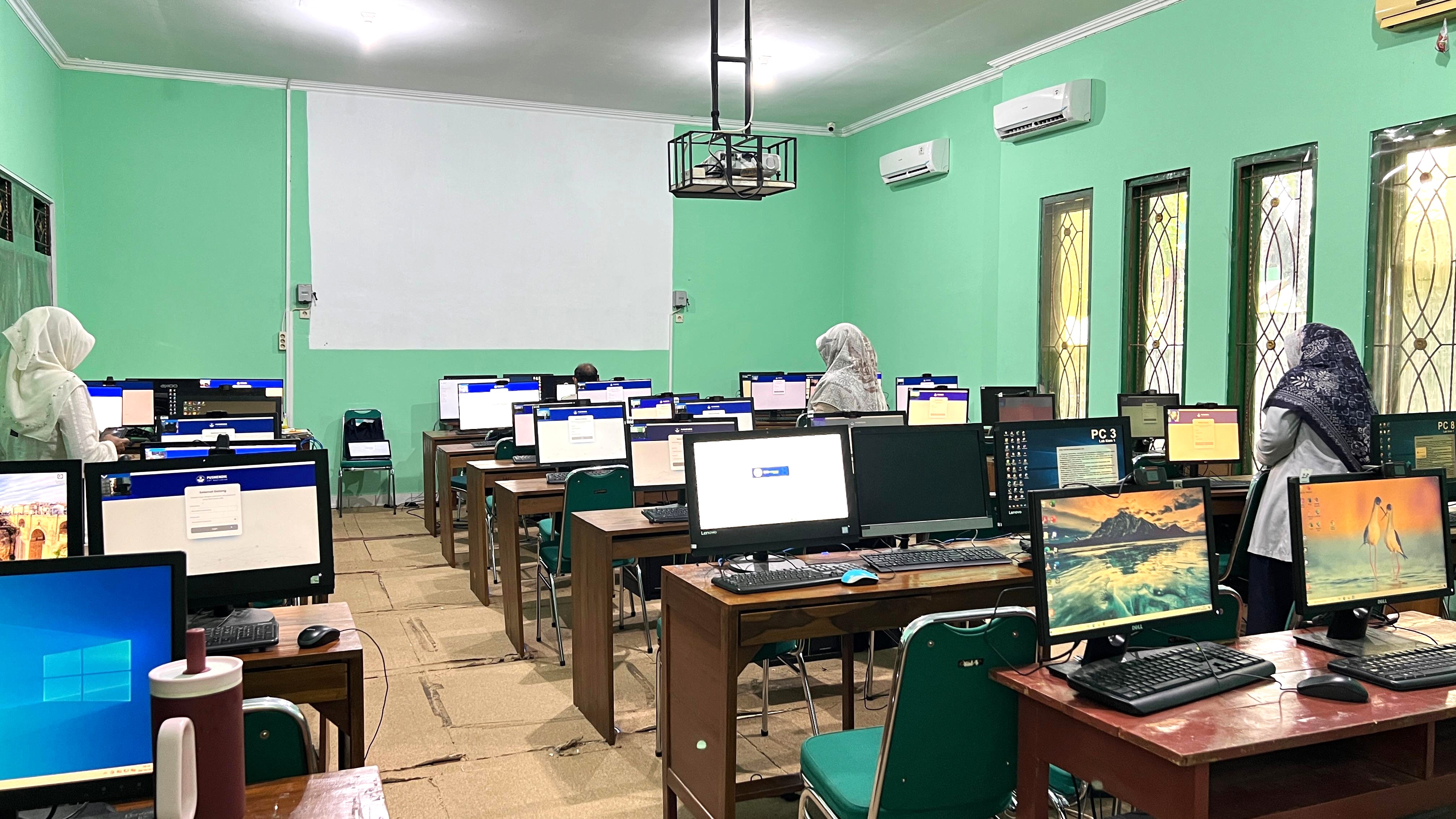 Mantapkan Kesiapan Teknis, MAN 4 Bantul Intensifkan Persiapan Gladi TKA di Lab Komputer