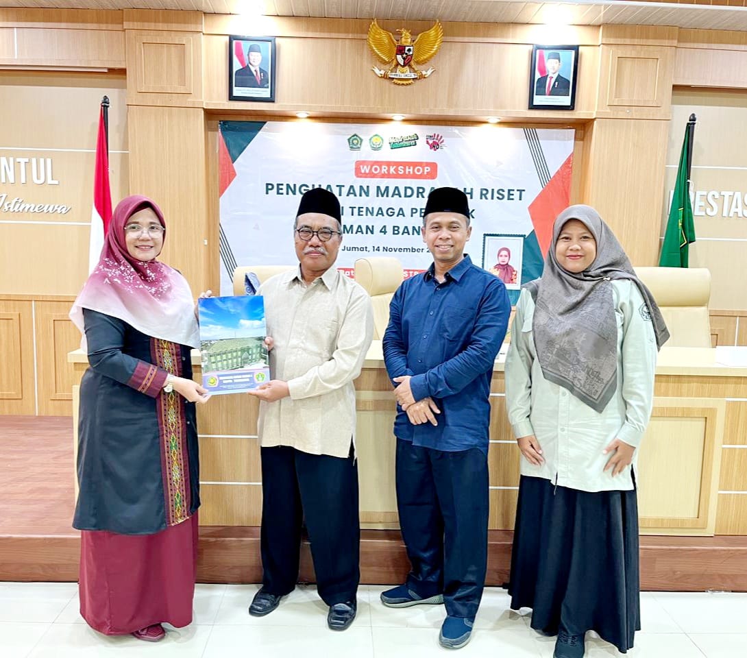 Hangat Penuh Makna, MAN 4 Bantul Lepas Guru Purnatugas, Sambut Guru Baru dalam Suasana Kekeluargaan