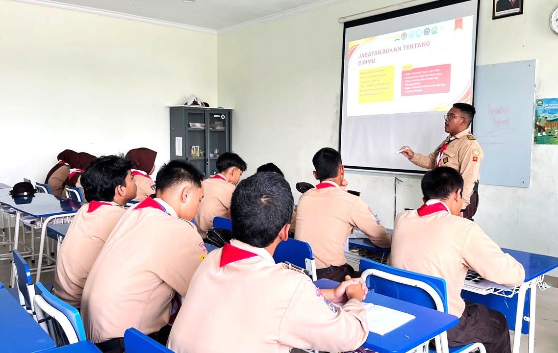 Bekali Calon Ketua Organisasi, Ketua OSIS MAN 4 Bantul Isi Sesi Praktik Divisi di LDK 2026