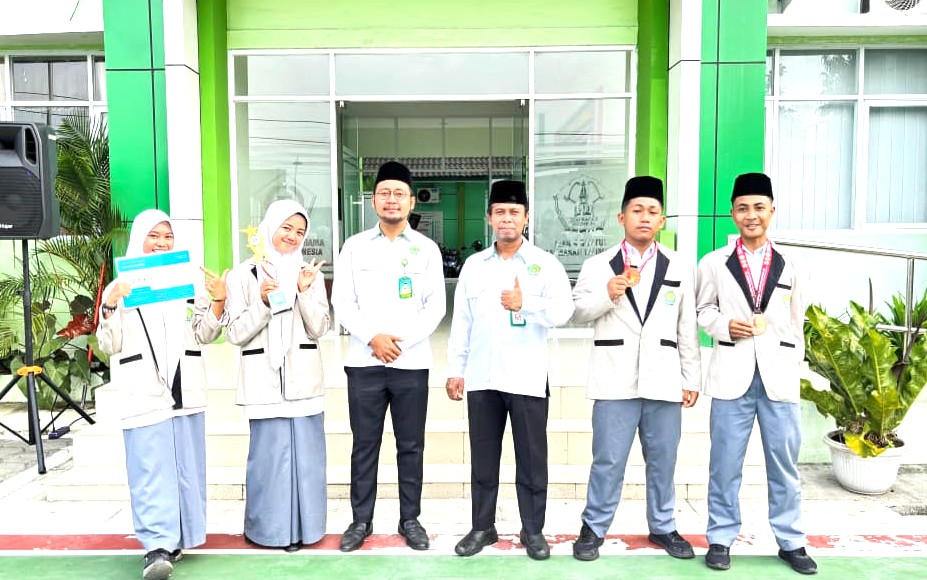Bertabur Bintang Prestasi, Momentum Apresiasi Juara Warnai Halaman MAN 4 Bantul