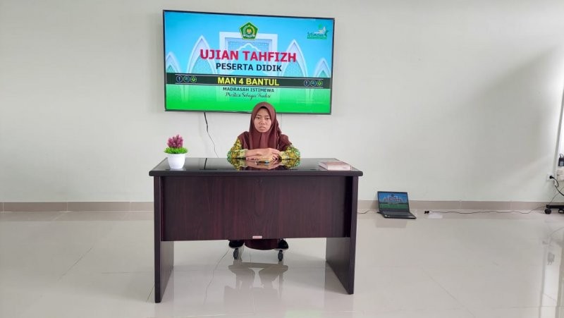 Ujian Hafalan bagi Siswa MAN 4 Bantul yang Ikut Wisuda Tahfizh