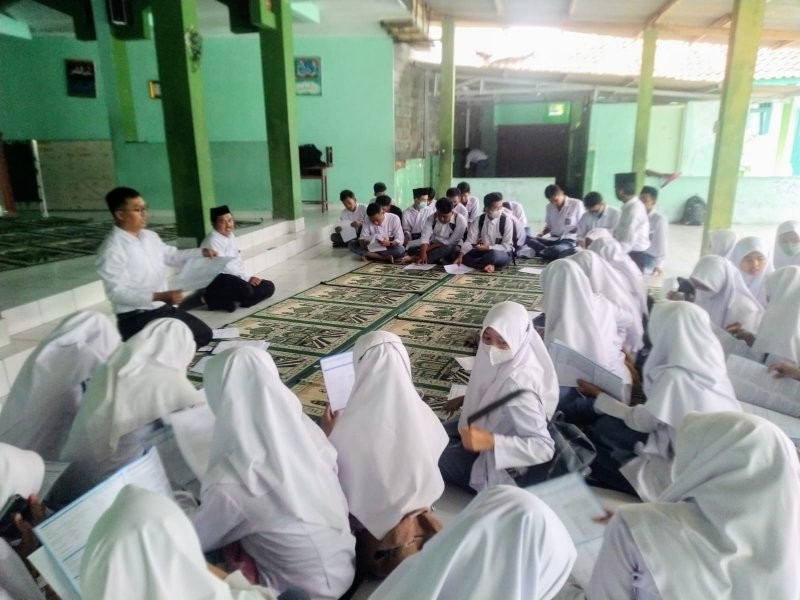 Kepala MAN 4 Bantul Berikan Arahan kepada 51 Siswa Penerima Beasiswa SPI