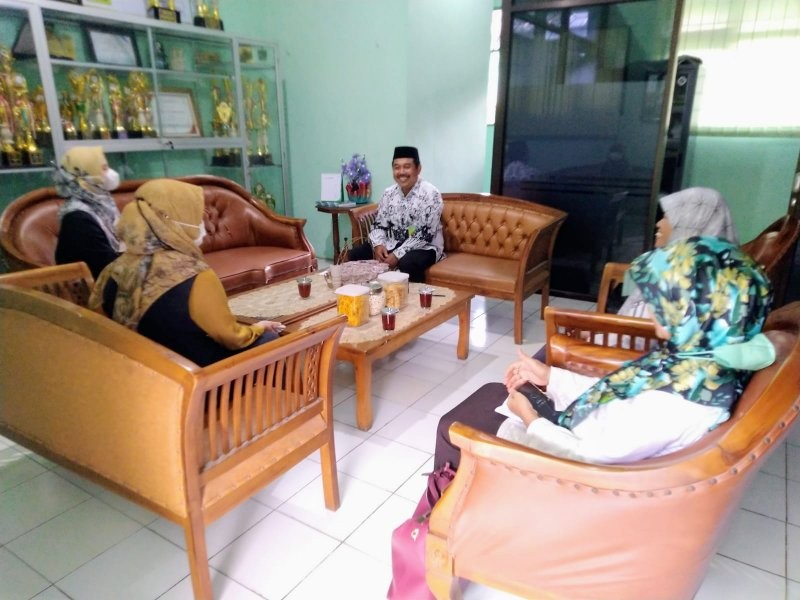 Kepala MAN 4 Bantul Terima Tamu dari Dikmad Bantul dan BSI