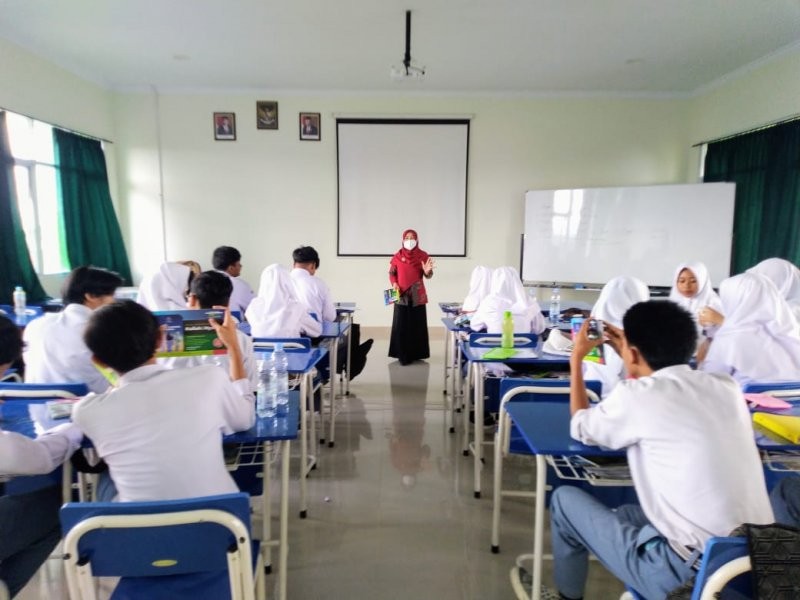 STIKES Surya Global Sudah Mulai Berikan Informasi PMB kepada Siswa MAN 4 Bantul 